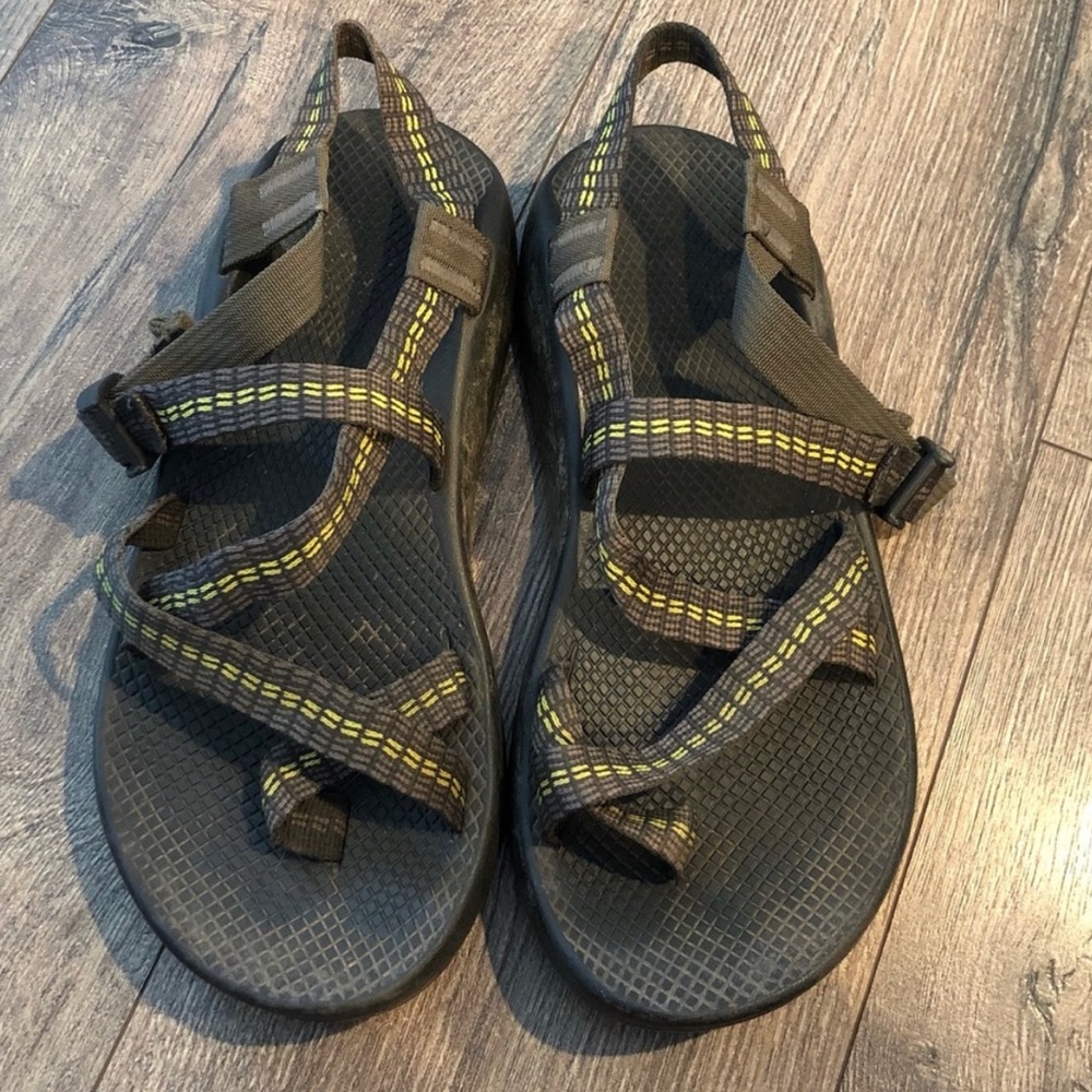 Mens Chacos (Size 10)